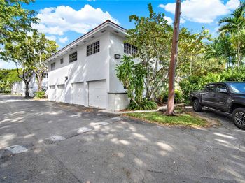 7966 Camino Cir