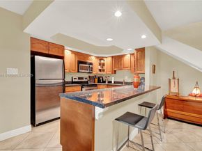 7966 Camino Cir B3, Miami FL 33143