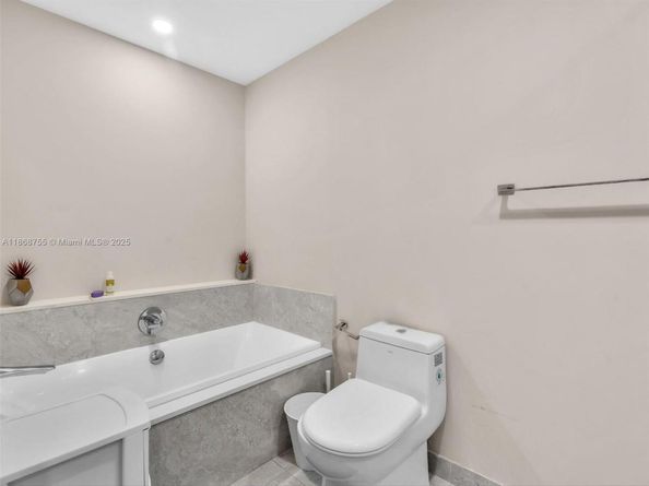 488 NE 18th St 2309, Miami FL 33132