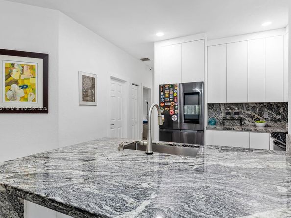 13216 SW 44th St 11204, Miramar FL 33027