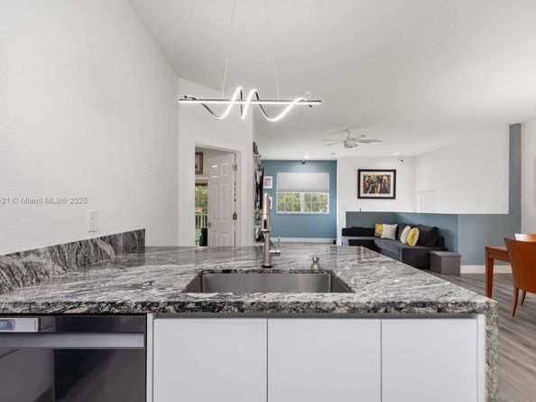 13216 SW 44th St 11204, Miramar FL 33027