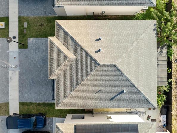 275 NW 13th Pl, Florida City FL 33034