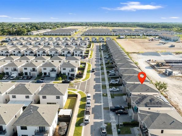 275 NW 13th Pl, Florida City FL 33034