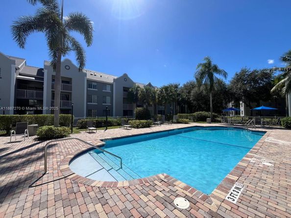 655 SW 111th Way 308, Pembroke Pines FL 33025