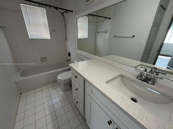 655 SW 111th Way 308, Pembroke Pines FL 33025