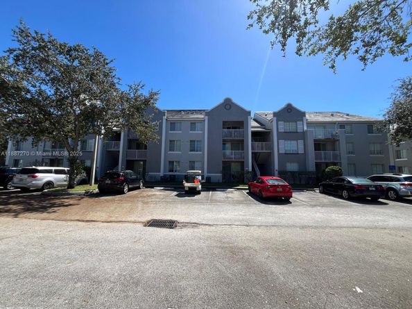 655 SW 111th Way 308, Pembroke Pines FL 33025