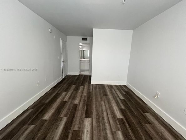 655 SW 111th Way 308, Pembroke Pines FL 33025