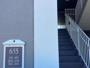 655 SW 111th Way 308, Pembroke Pines FL 33025