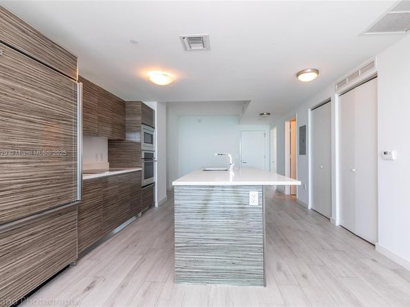 460 NE 28th St 1905, Miami FL 33137