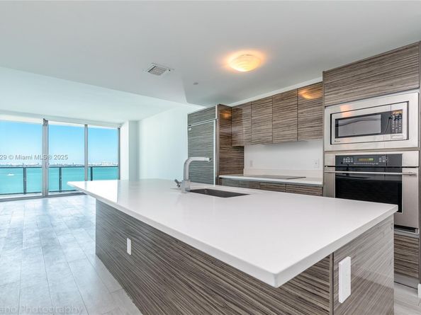 460 NE 28th St 1905, Miami FL 33137