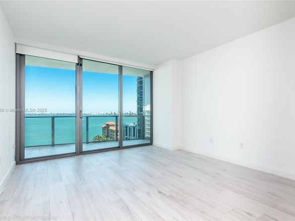 460 NE 28th St 1905, Miami FL 33137