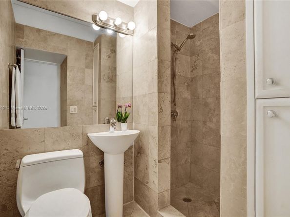 255 W 24th St 204, Miami Beach FL 33140