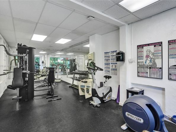 255 W 24th St 204, Miami Beach FL 33140
