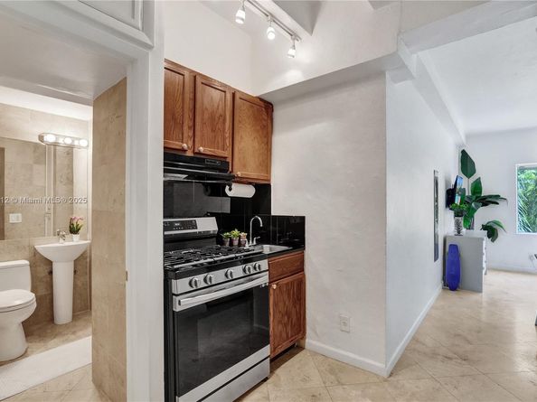 255 W 24th St 204, Miami Beach FL 33140