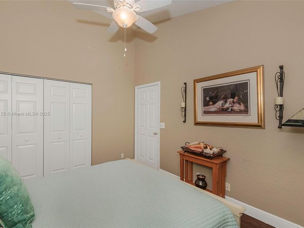 1100 SW 156th Ave, Pembroke Pines FL 33027