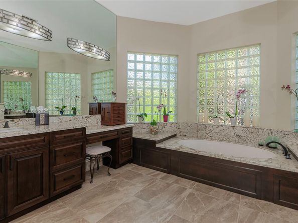 1100 SW 156th Ave, Pembroke Pines FL 33027