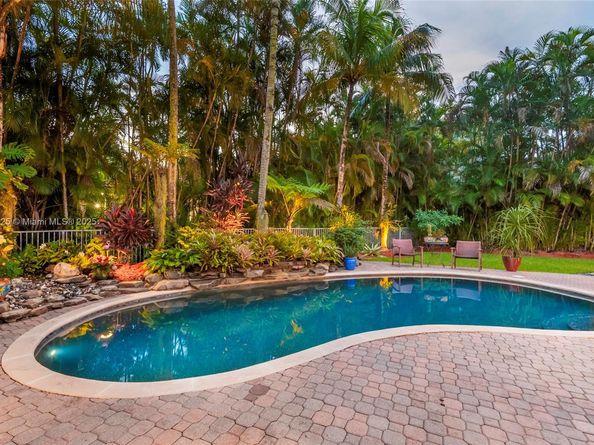 1100 SW 156th Ave, Pembroke Pines FL 33027