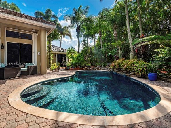 1100 SW 156th Ave, Pembroke Pines FL 33027