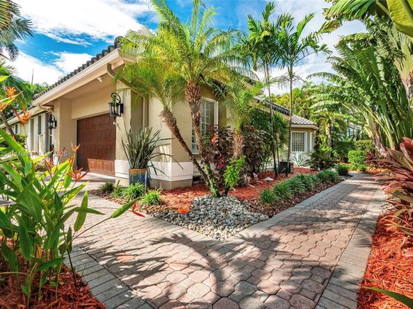 1100 SW 156th Ave, Pembroke Pines FL 33027