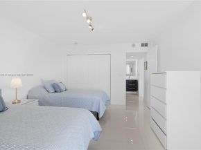 3701 N Country Club Dr 1805, Aventura FL 33180