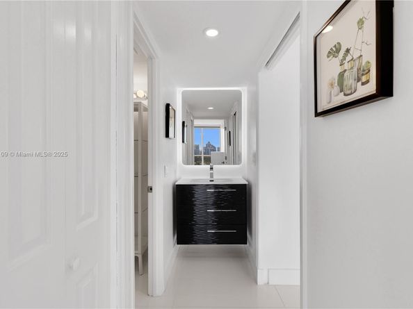 3701 N Country Club Dr 1805, Aventura FL 33180