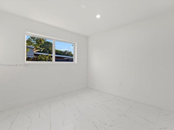 19320 NW 37th Ave, Miami Gardens FL 33056