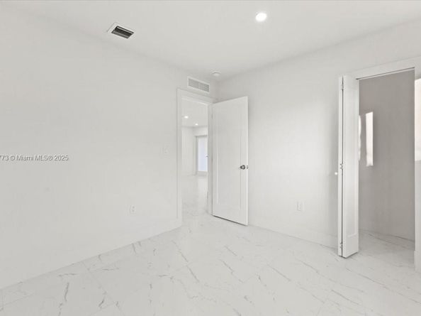 19320 NW 37th Ave, Miami Gardens FL 33056