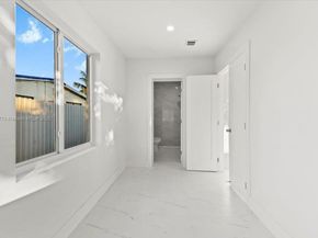 19320 NW 37th Ave, Miami Gardens FL 33056