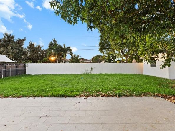 19320 NW 37th Ave, Miami Gardens FL 33056