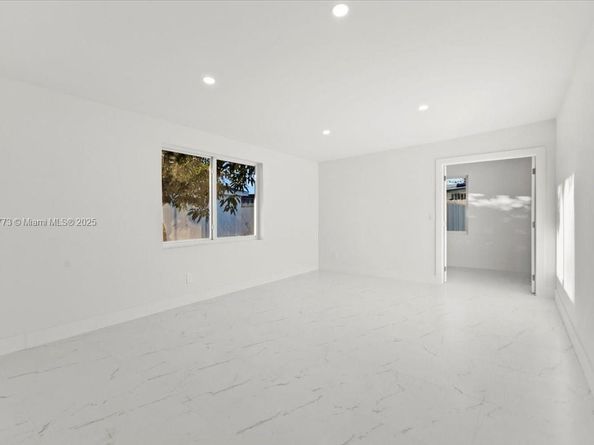 19320 NW 37th Ave, Miami Gardens FL 33056