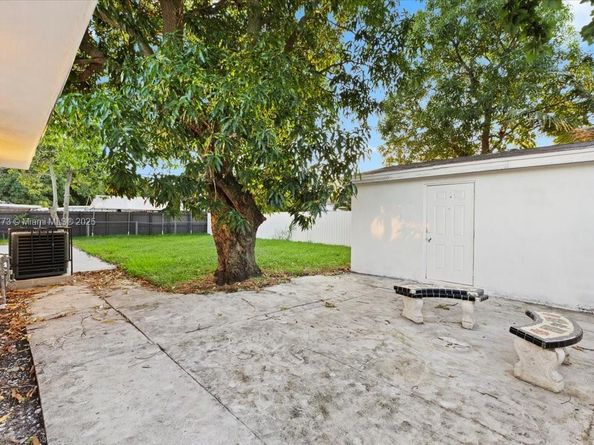 19320 NW 37th Ave, Miami Gardens FL 33056