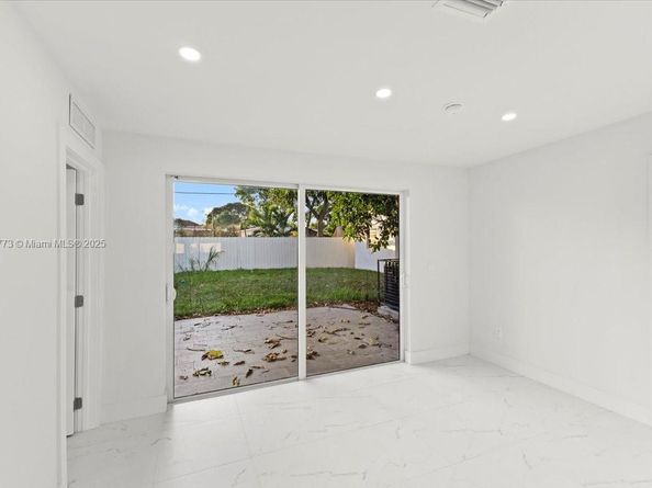 19320 NW 37th Ave, Miami Gardens FL 33056