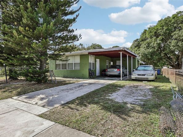 16440 NW 23rd Ct, Miami Gardens FL 33054