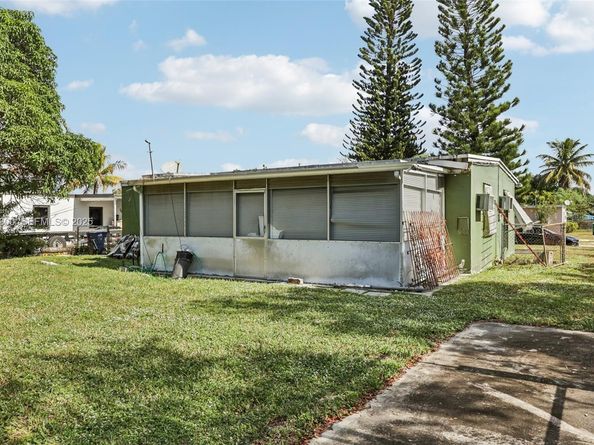 16440 NW 23rd Ct, Miami Gardens FL 33054