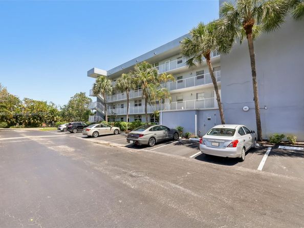 101 Royal Park Dr 1D, Oakland Park FL 33309