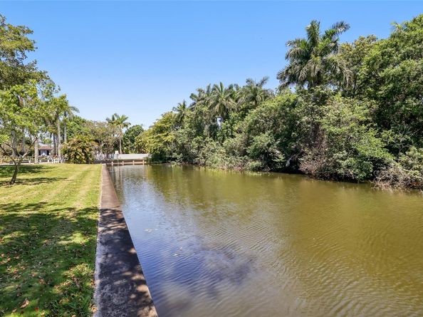 101 Royal Park Dr 1D, Oakland Park FL 33309