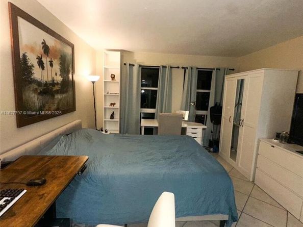 2351 Douglas Rd 702, Miami FL 33145