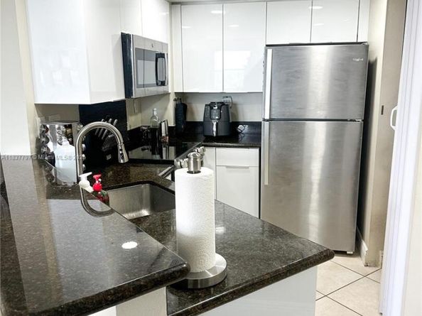 2351 Douglas Rd 702, Miami FL 33145