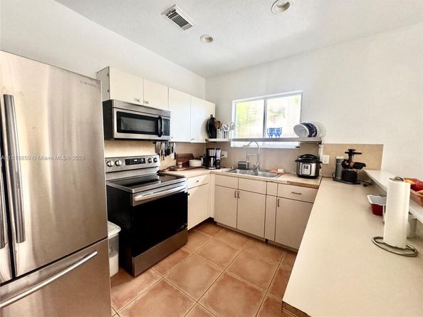 373 NE 35th Ave, Homestead FL 33033