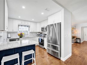 4621 NE 2nd Ave, Oakland Park FL 33334