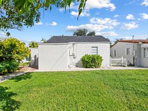 2230 Cleveland St, Hollywood FL 33020