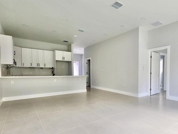 1214 NW 4th Ave, Fort Lauderdale FL 33311