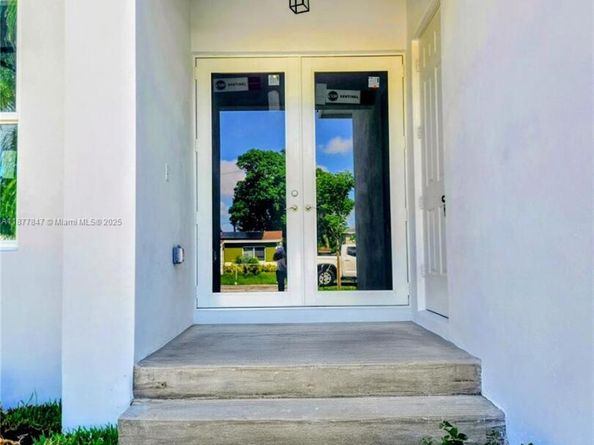 1214 NW 4th Ave, Fort Lauderdale FL 33311