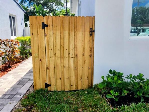 1214 NW 4th Ave, Fort Lauderdale FL 33311