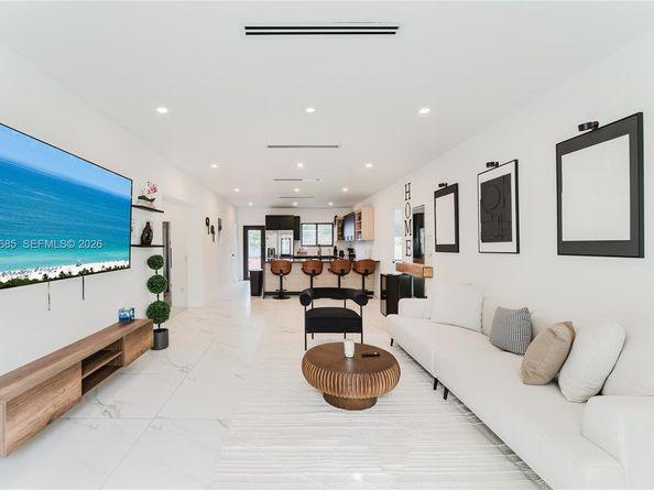 187 NW 53rd St, Miami FL 33127