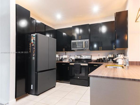 10807 SW 232nd Ter, Homestead FL 33032