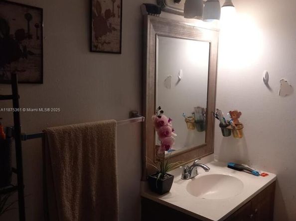 Undisclosed Address #A11875361, Miami FL 33193