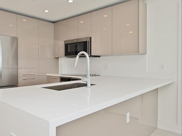 2000 Metropica Way 2206, Sunrise FL 33323