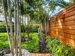 84 Bay Heights Dr, Miami FL 33133