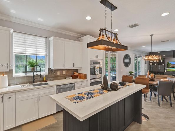 2509 Hunters Run Way, Weston FL 33327